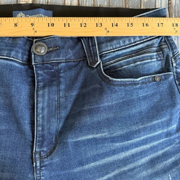 Democracy Women's Straight Leg Distressed Blue Jeans Size 16 - Picture 9 of 9